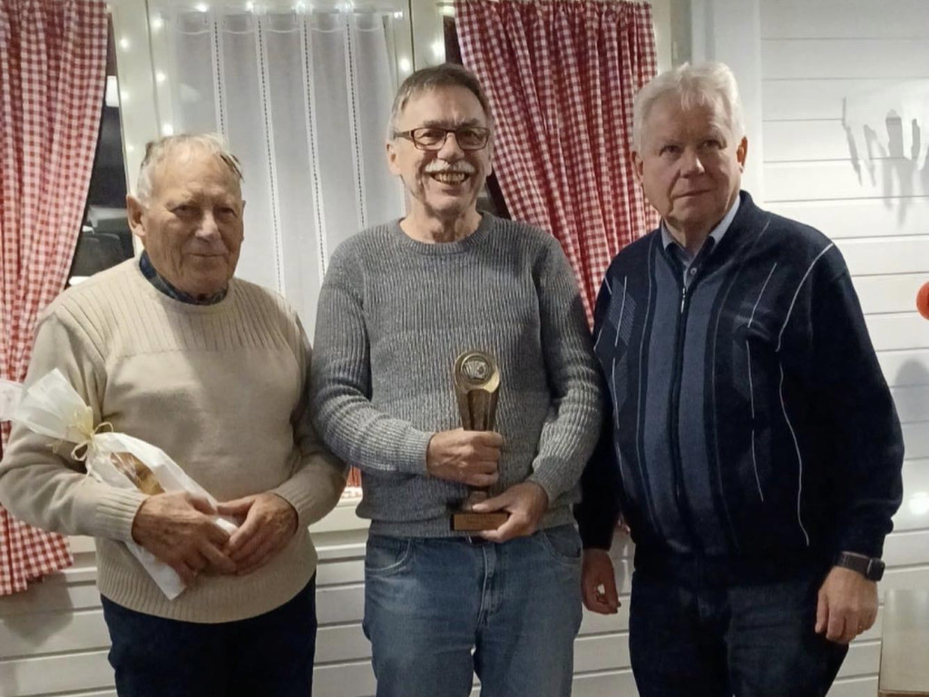 5F437B94 93F3 40A6 B5D9 9610188CDE5A